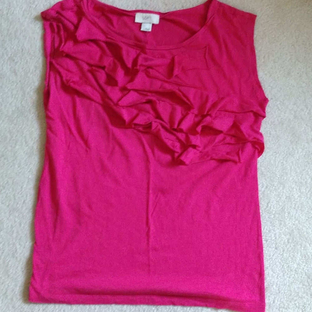 Loft ruffled t-shirt sz M in rasberry